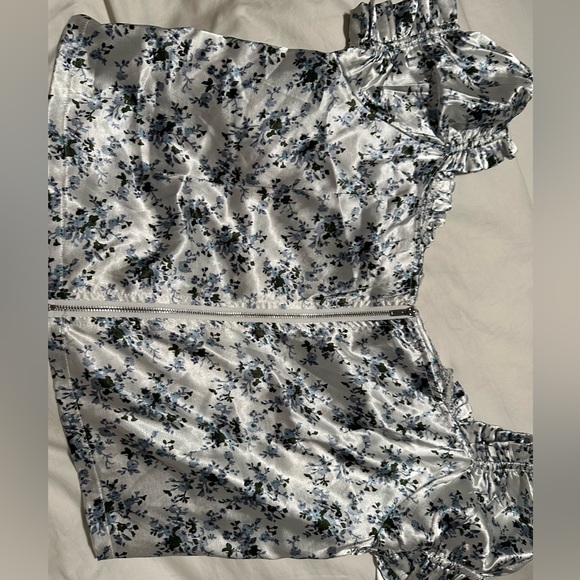 Pretty little thing top - Picture 5 of 5